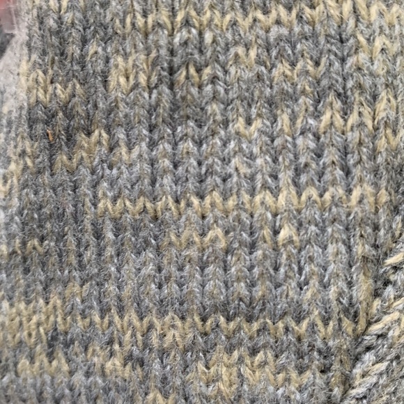 Mixed geometric mixed  carpet patterned knit trapper hat with faux fur trim - Picture 9 of 12